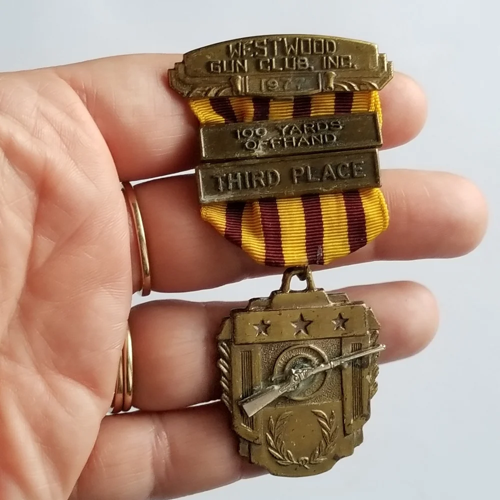 Vintage award medal pin Westwood Gun Club 1977 brooch